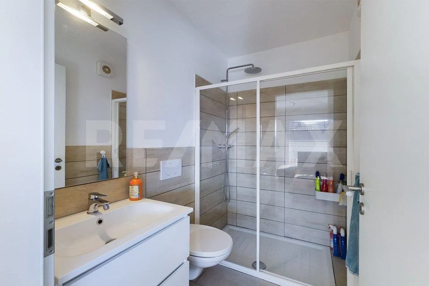 NEGGIO (PRÈS DE VERNATE) : Appartement de jardin lumineux et moderne avec une belle vue - Photo 5 sur 9