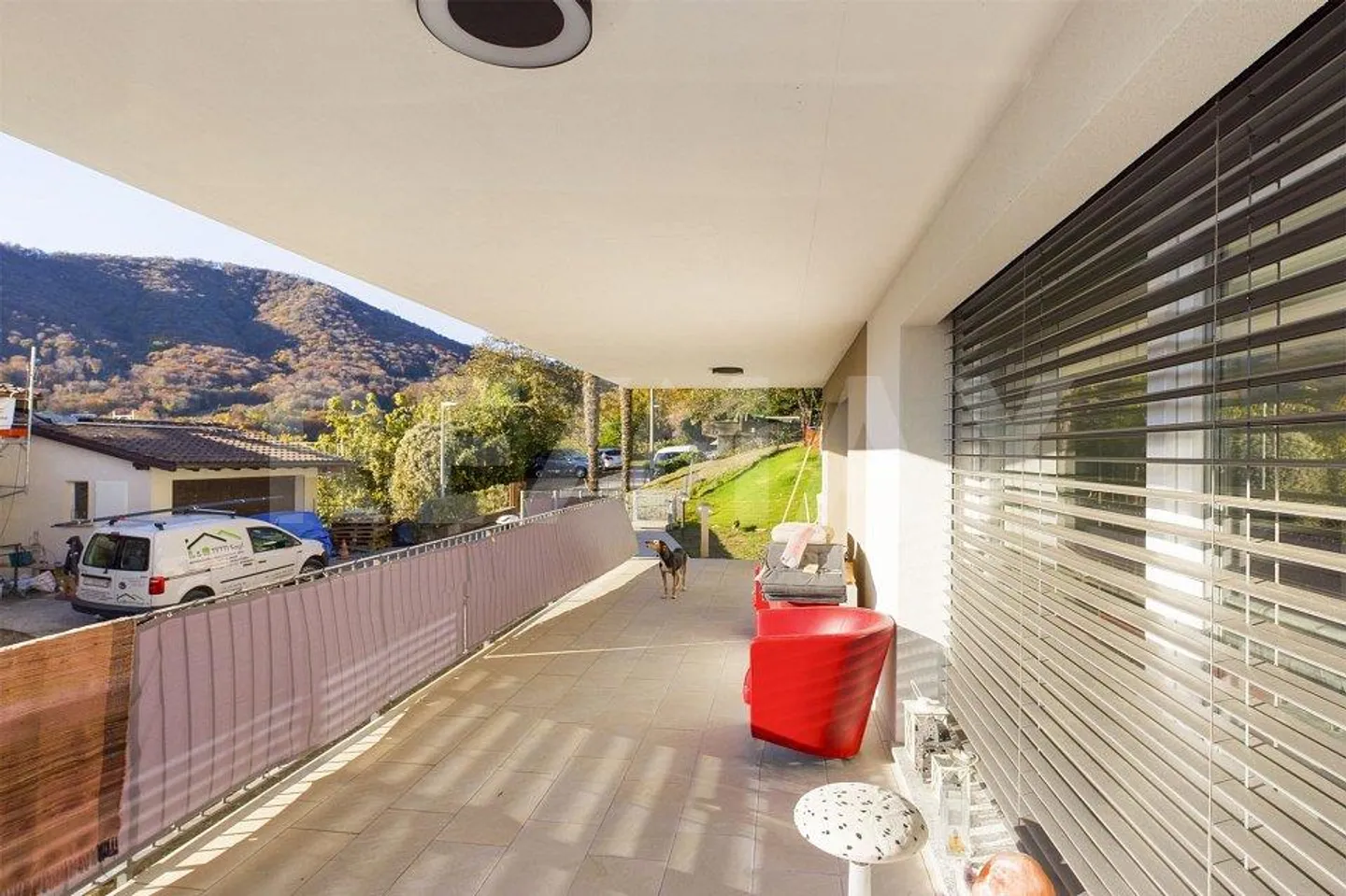 NEGGIO (PRÈS DE VERNATE) : Appartement de jardin lumineux et moderne avec une belle vue - Photo 7 sur 9