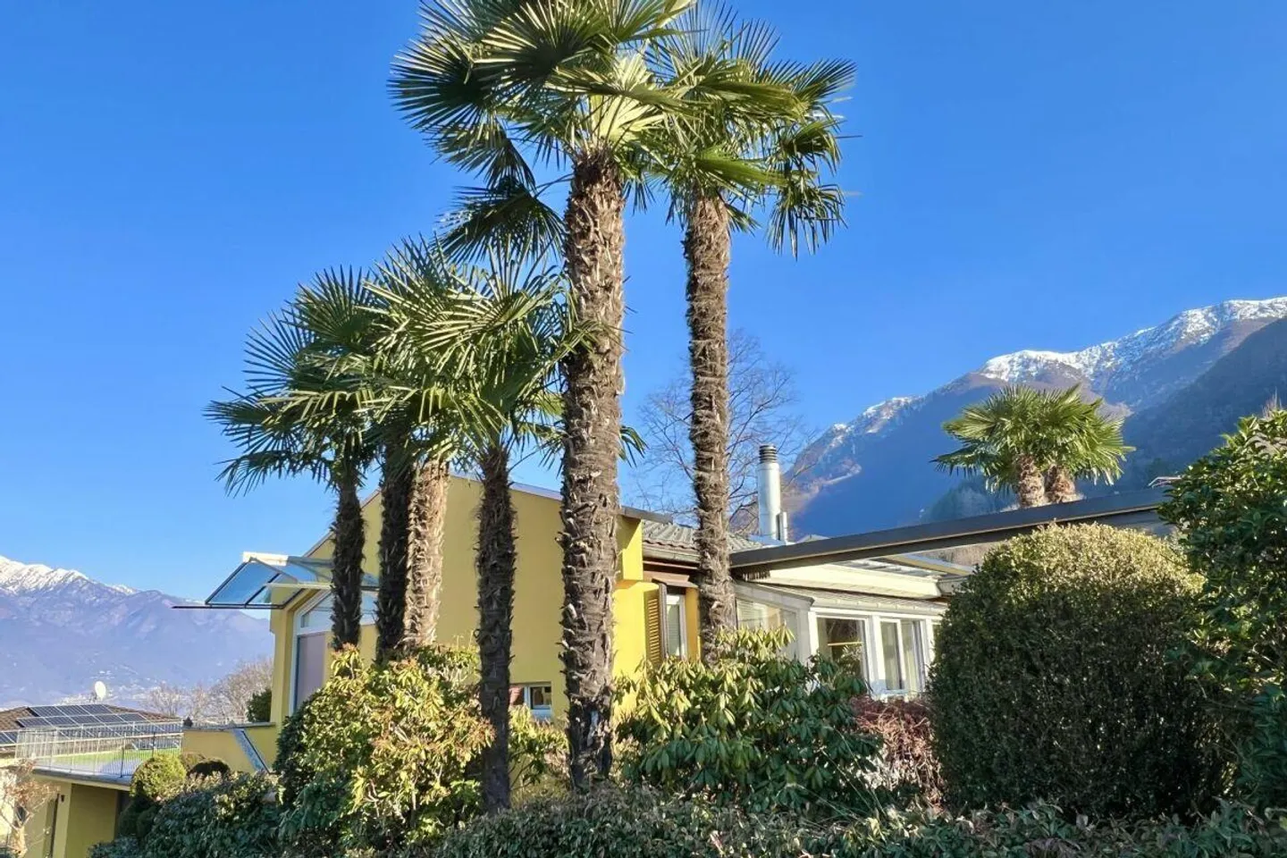 TOP VILLA with guest house, partial lake view, beautiful garden and possibility for a pool - Photo 1 of 30