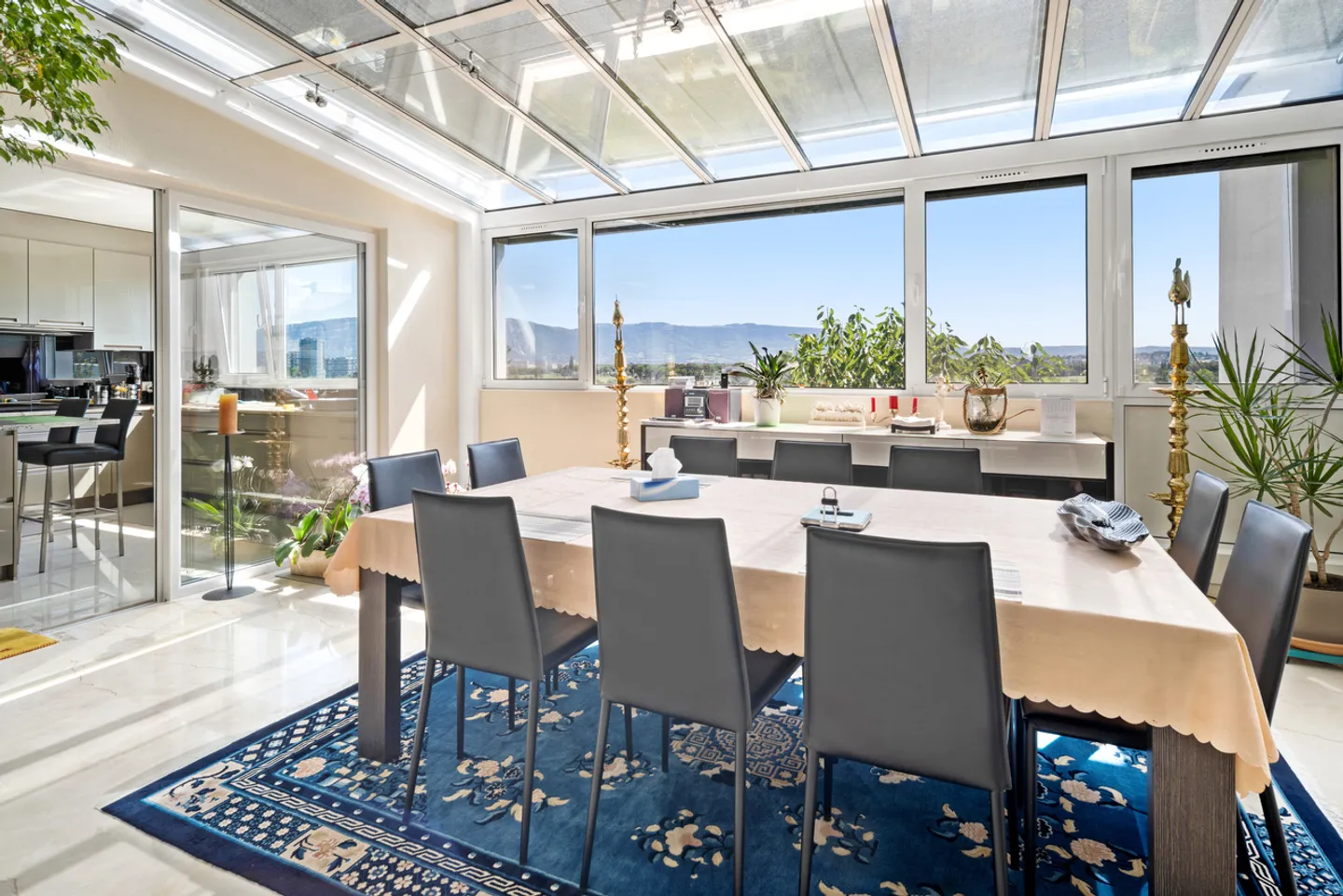 EXCLUSIVITE - GRANDE VILLA CONTEMPORAINE IDEALE POUR LES FAMILLES - Photo 4 sur 13