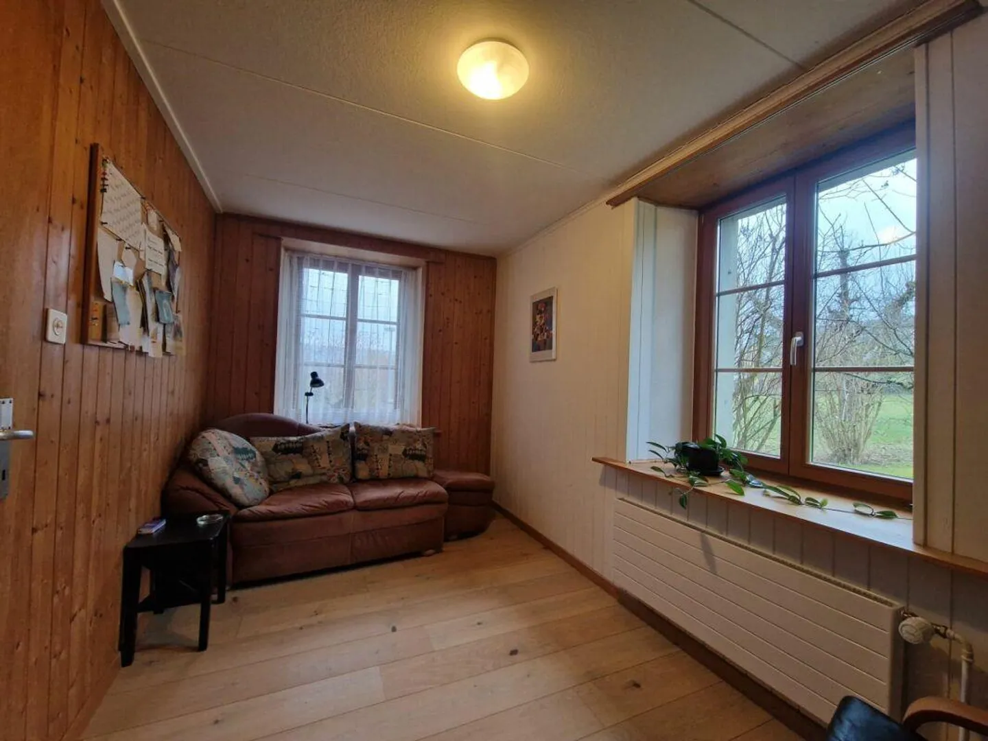 Terreno edificabile, pianeggiante di 1'528 m2 con una casa colonica ben abitabile in una bella zona residenziale adiacente al centro del villaggio - Foto 8 di 10