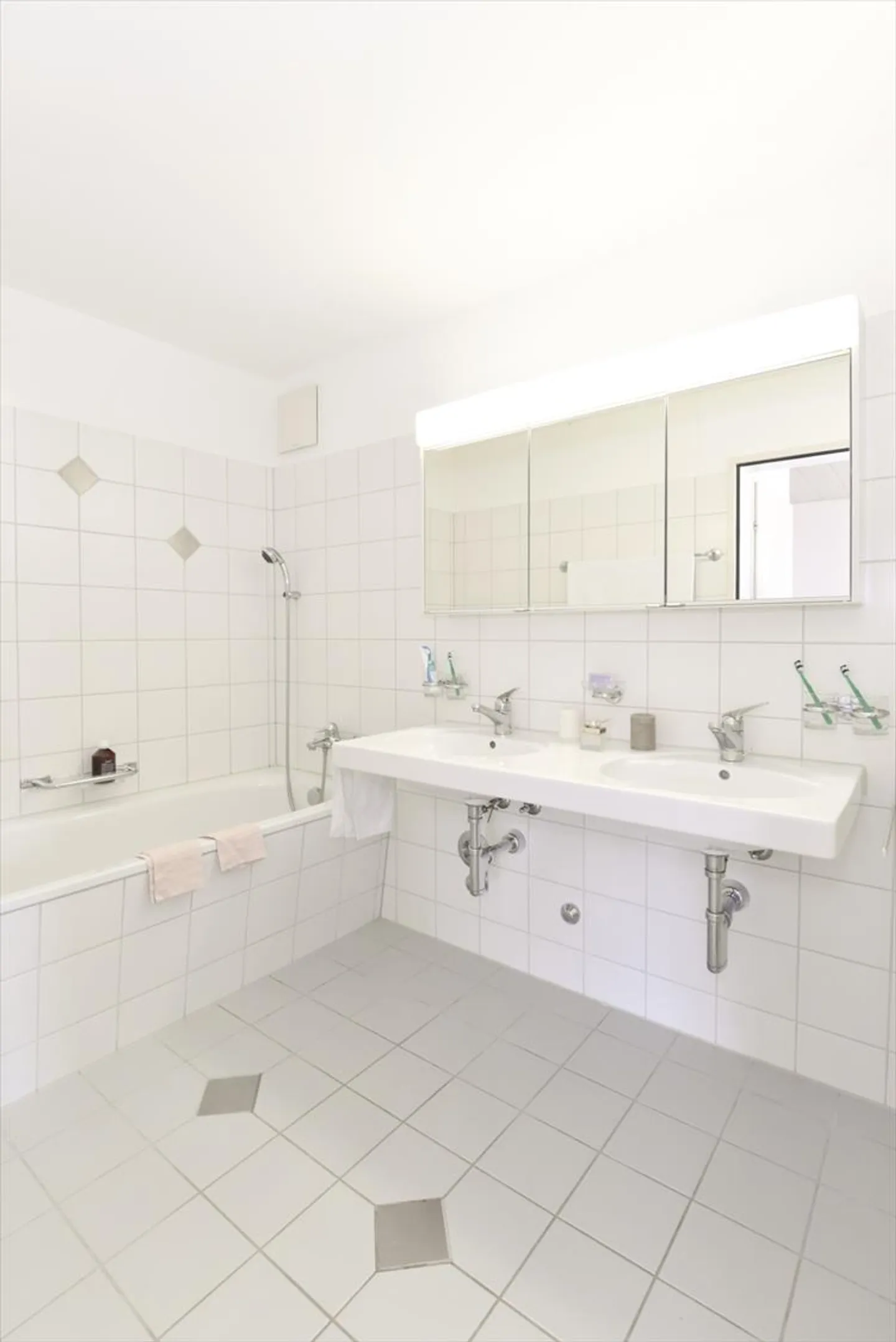 Geräumige Wohnung an schöner Lage - Foto 6 di 10