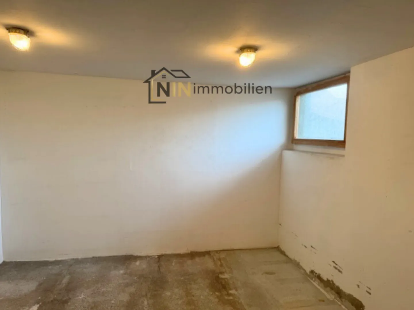 SPACIOUS FOR STORAGE OR PRODUCTION Copy - Photo 3 of 7