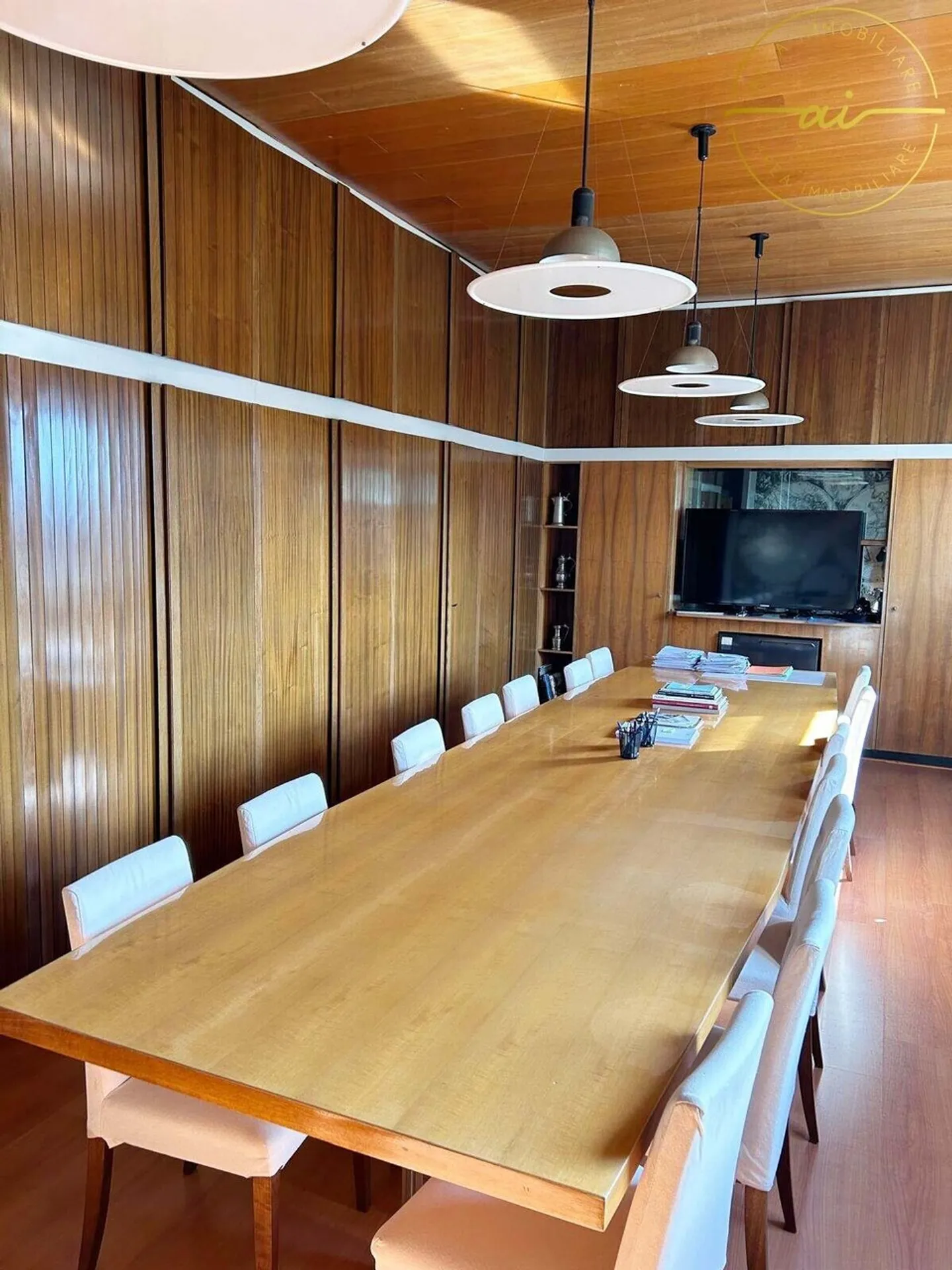 BUREAUX ÉLÉGANTS MEUBLÉS AVEC PARKINGS INCLUS À MENDRISIO - Photo 5 sur 5