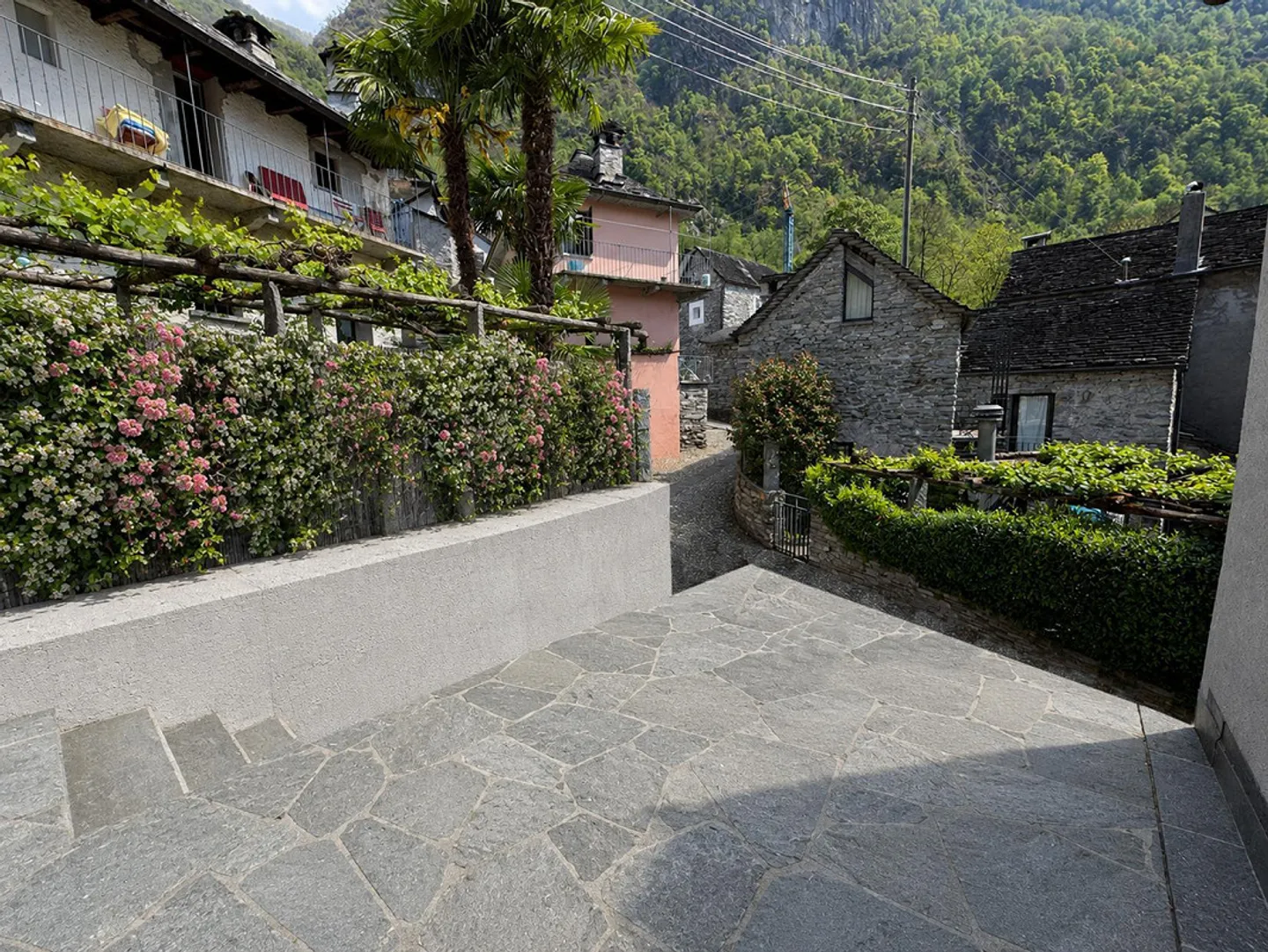 Eleganza moderna nel cuore  della Vallemaggia - Foto 5 von 21