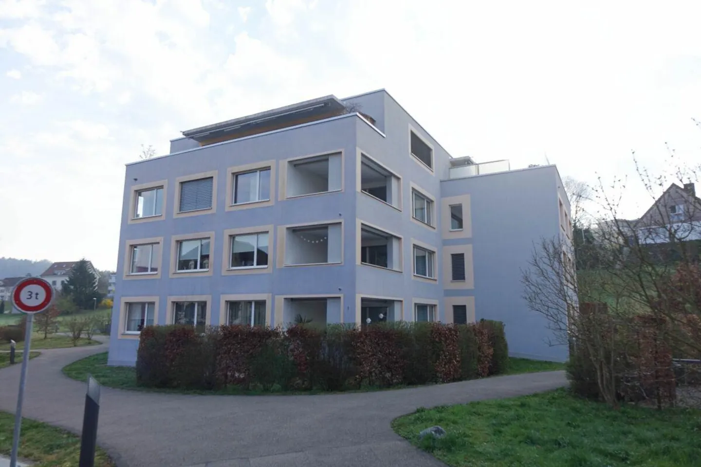 helle, sonnige Wohnung mit grosser Terrasse - Foto 1 di 7