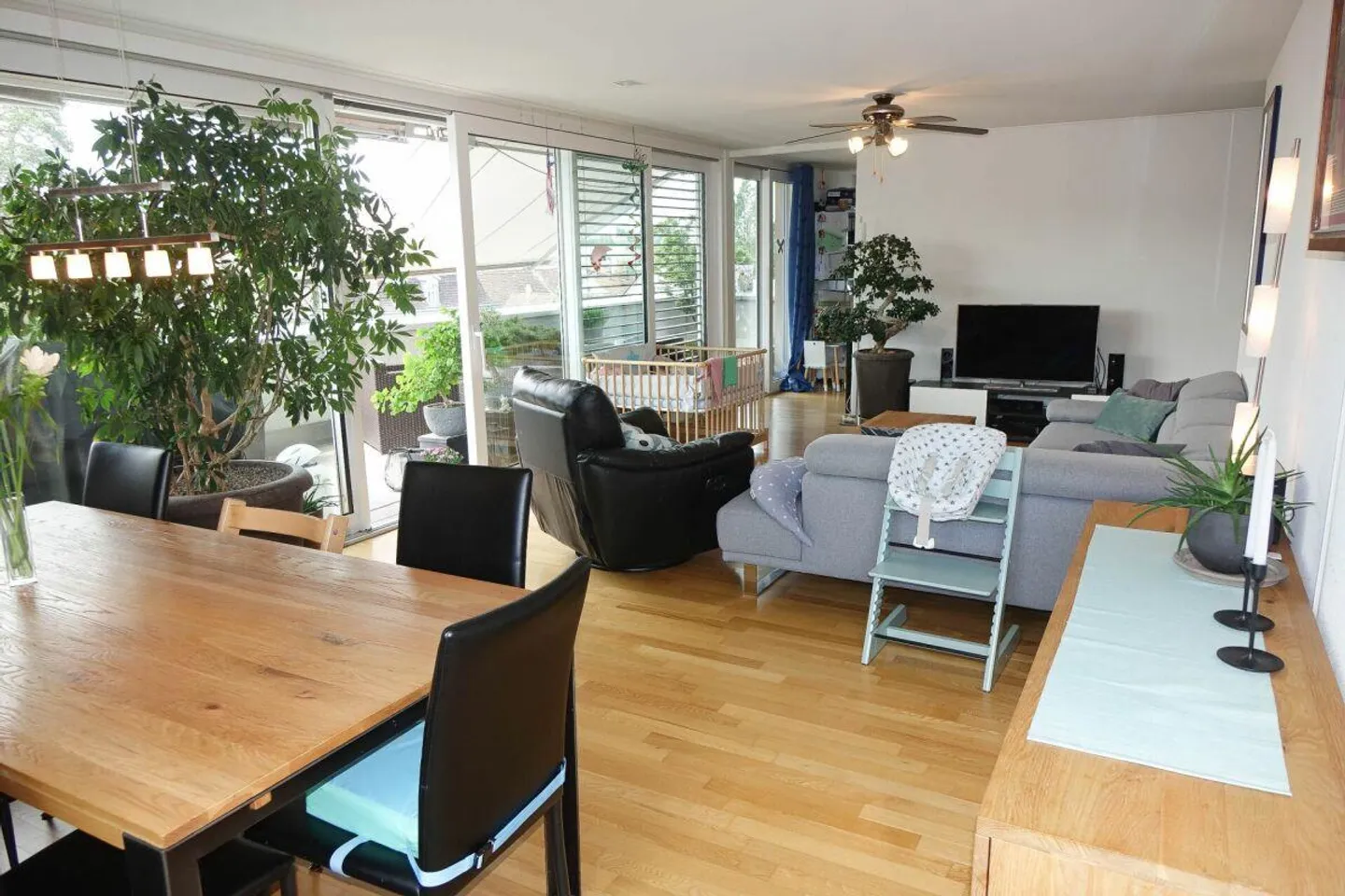 helle, sonnige Wohnung mit grosser Terrasse - Foto 2 di 7