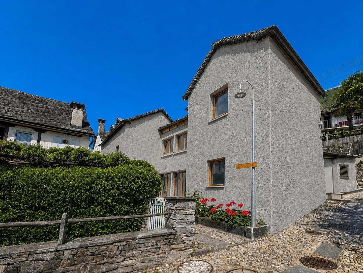 Eleganza moderna nel cuore  della Vallemaggia - Foto 16 von 21