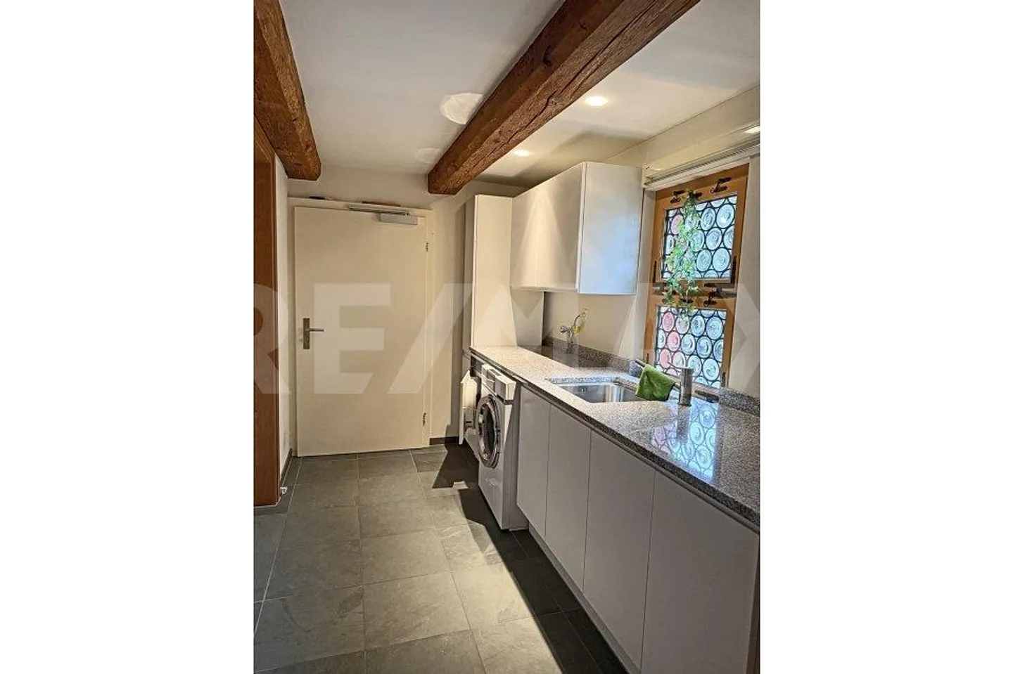 Rustic, modern 2.5-room apartment for rent in a quiet location - Photo 7 of 8