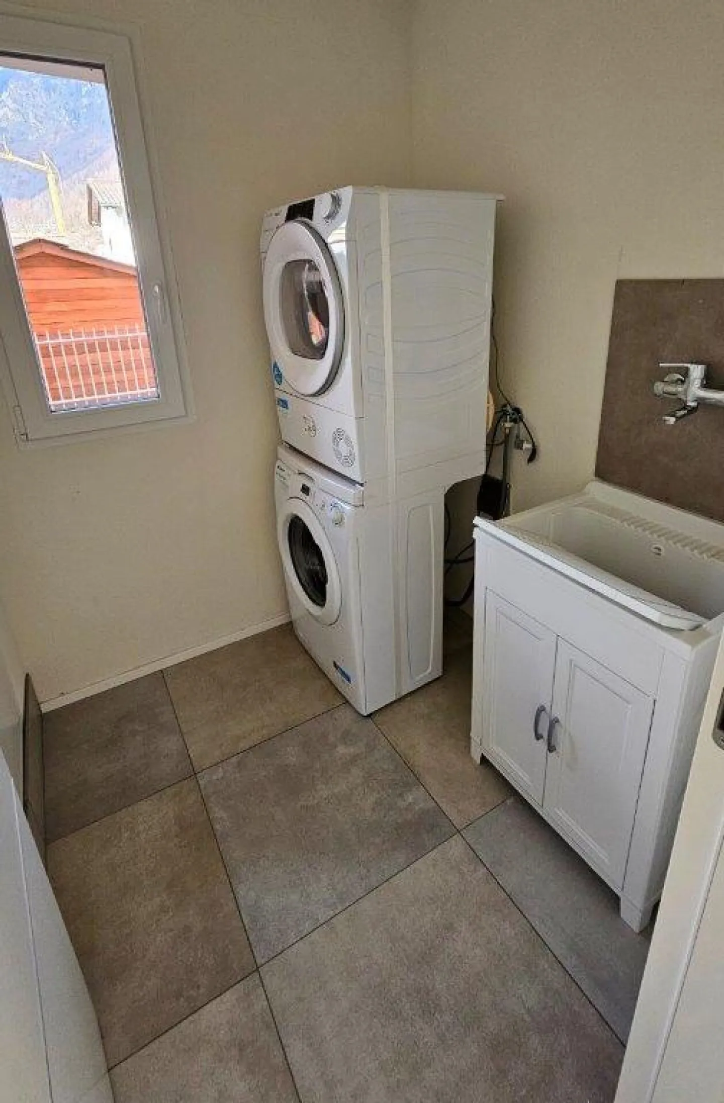 THREE 2.5-ROOM APARTMENTS - Photo 12 of 14