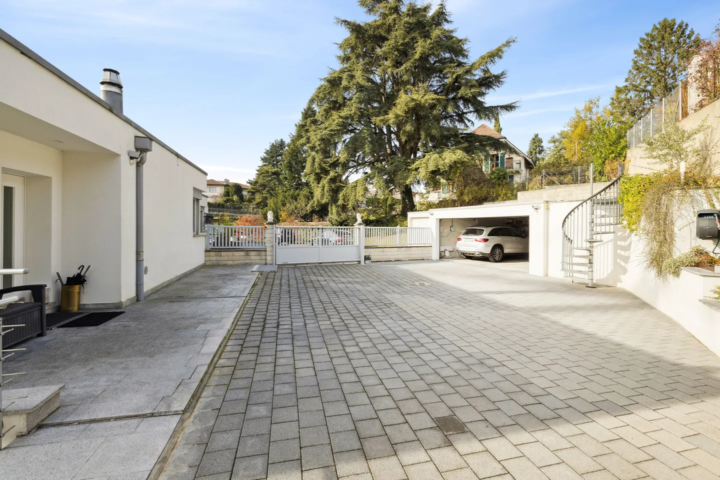 EXCLUSIVITE - GRANDE VILLA CONTEMPORAINE IDEALE POUR LES FAMILLES - Photo 13 sur 13