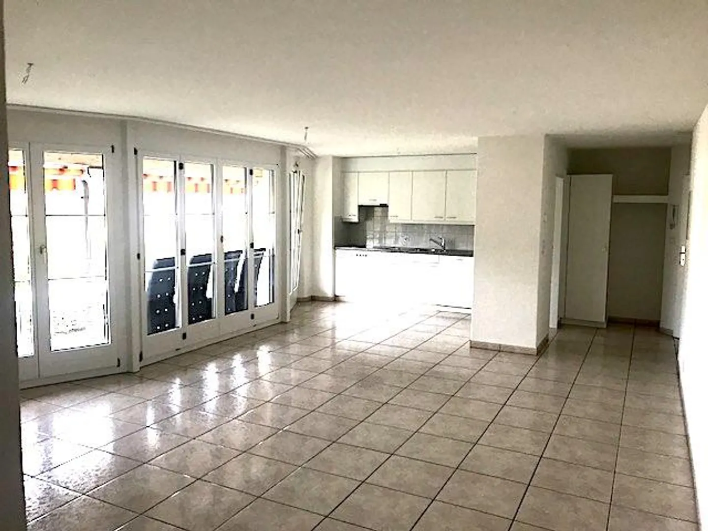 Bella, luminosa appartamento di 4,5 stanze in affitto - Foto 6 di 19