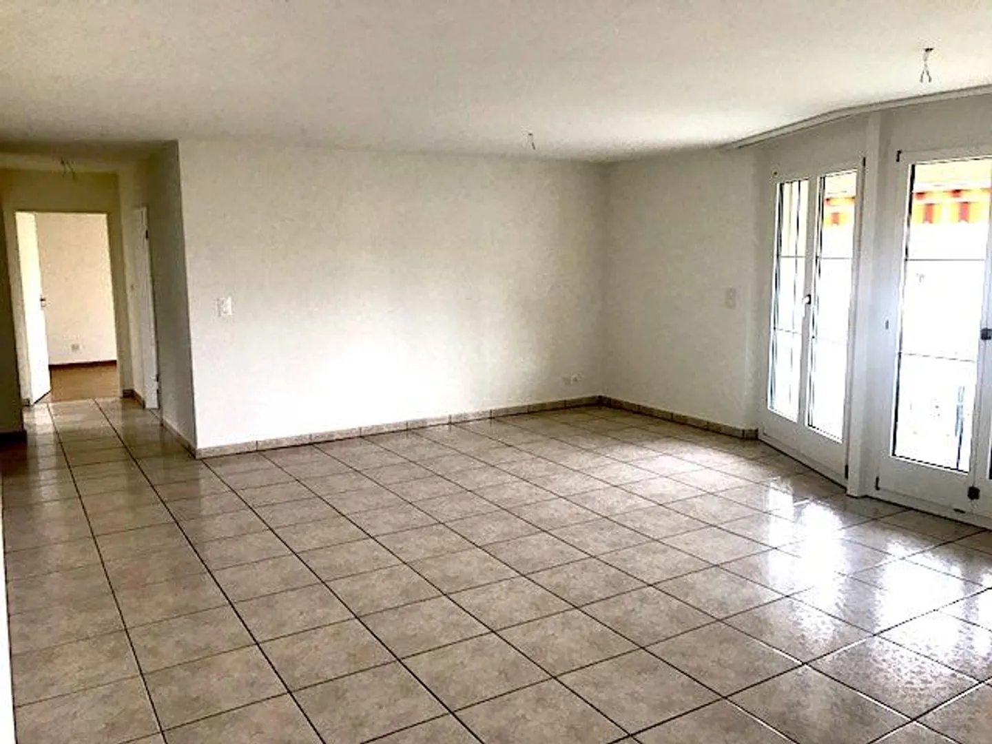 Bella, luminosa appartamento di 4,5 stanze in affitto - Foto 7 di 19