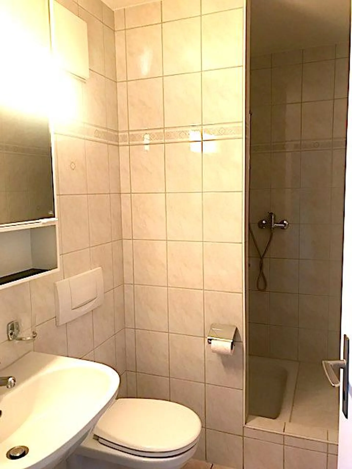 Bella, luminosa appartamento di 4,5 stanze in affitto - Foto 11 di 19