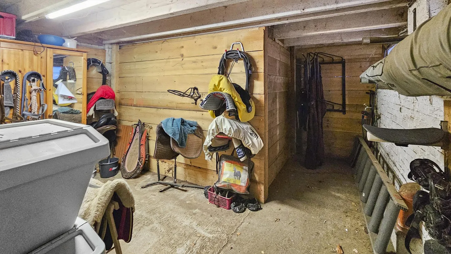 Charmante maison de ferme à deux familles avec écuries et terres de pâturage - Photo 7 sur 28
