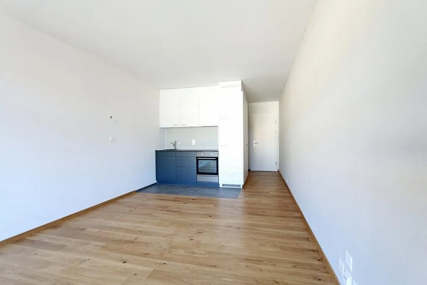 Renovated studio in a central location! - Photo 2 of 5