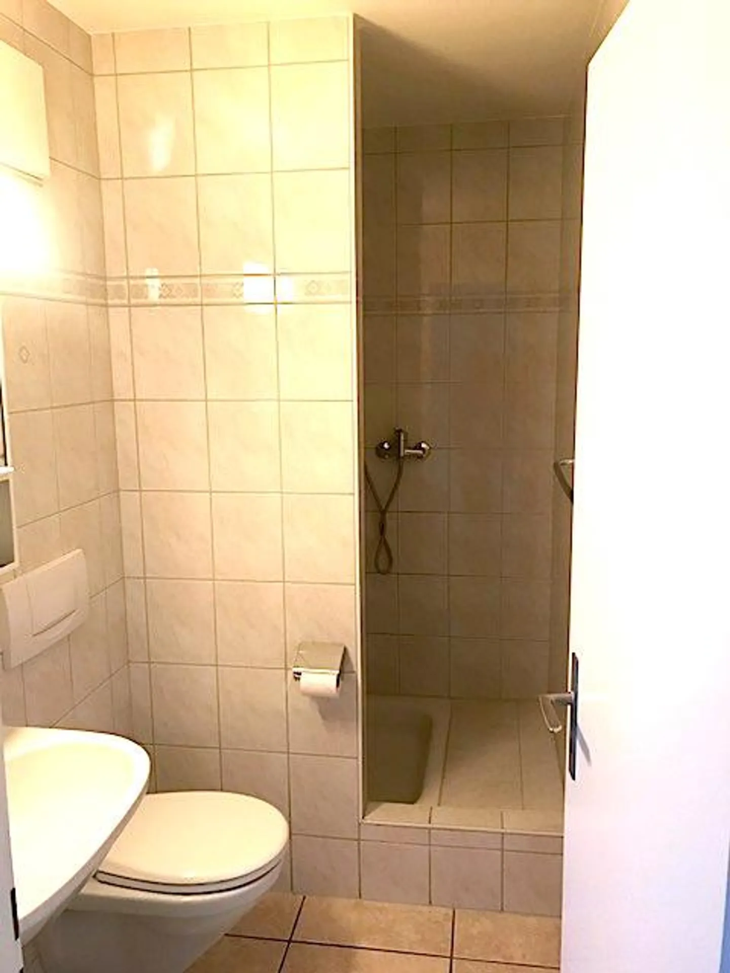 Bella, luminosa appartamento di 4,5 stanze in affitto - Foto 12 di 19