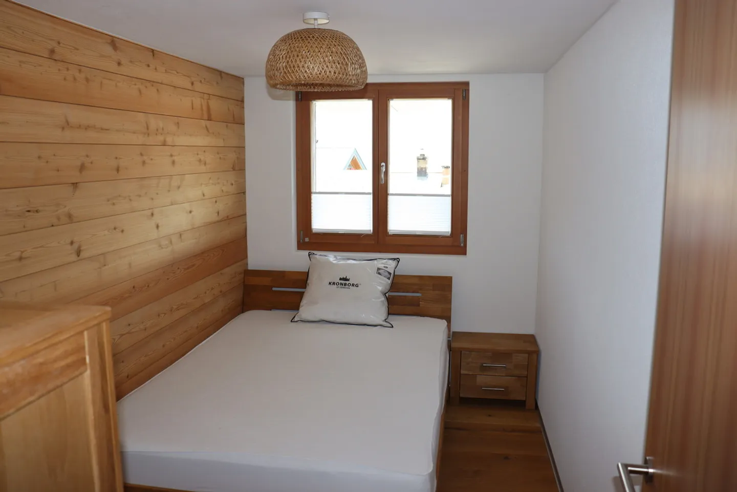 Charming Alpine House Retreat - Photo 11 of 17