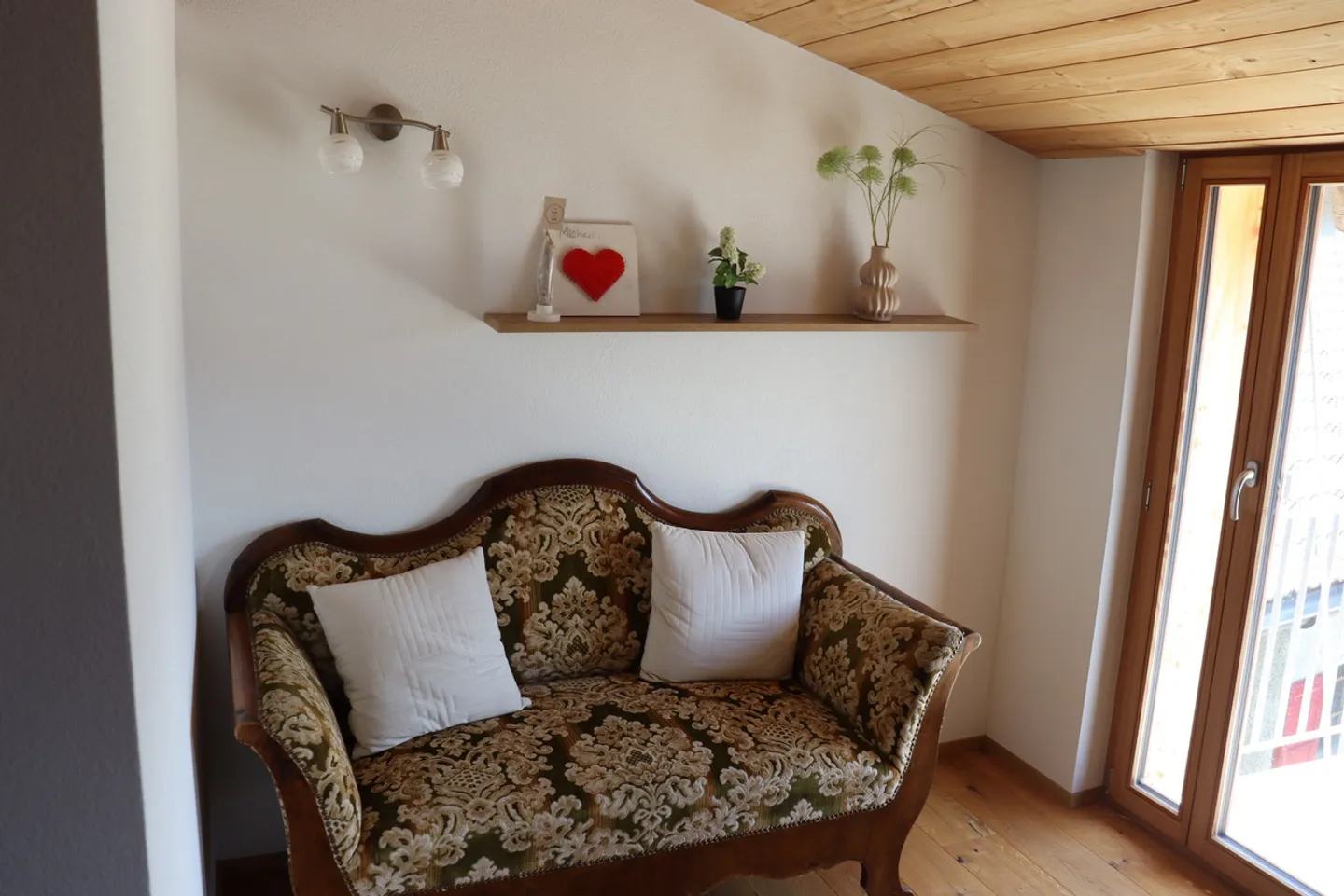 Charming Alpine House Retreat - Photo 8 of 17