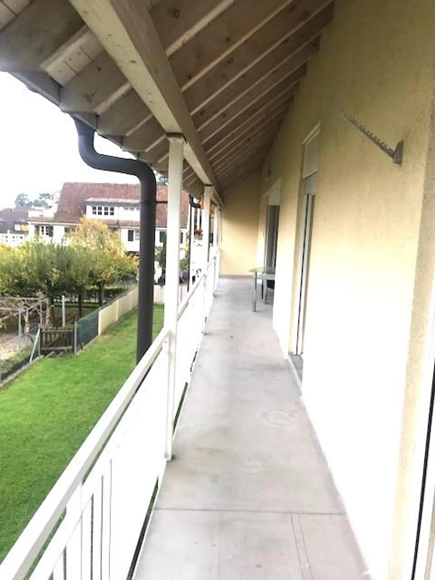 Bella, luminosa appartamento di 4,5 stanze in affitto - Foto 18 di 19