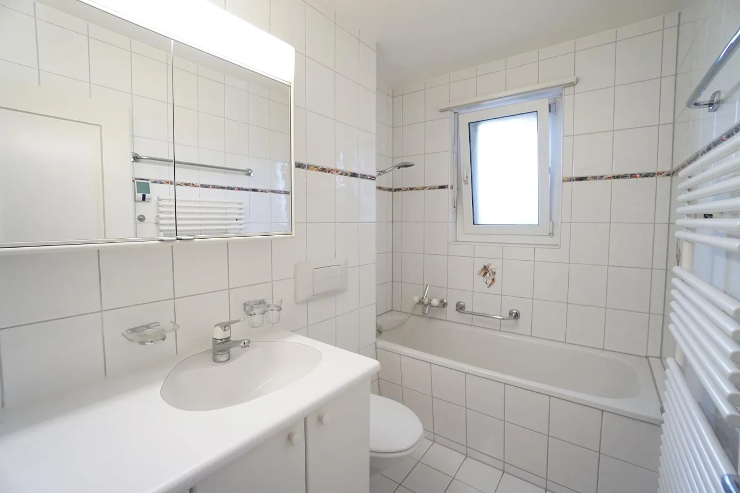 Charmante Wohnung in Binningen - Foto 3 von 5