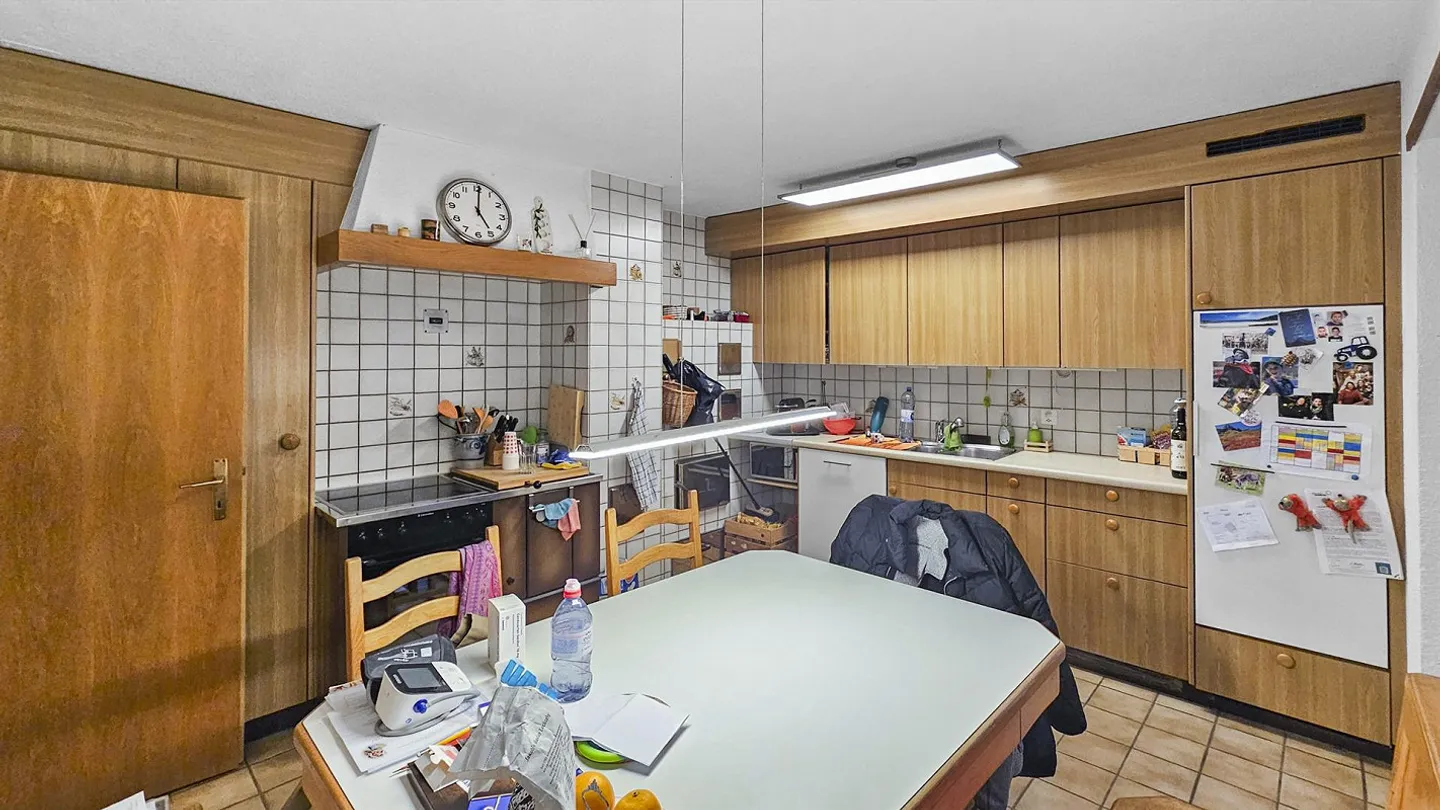 Charmante maison de ferme à deux familles avec écuries et terres de pâturage - Photo 11 sur 28