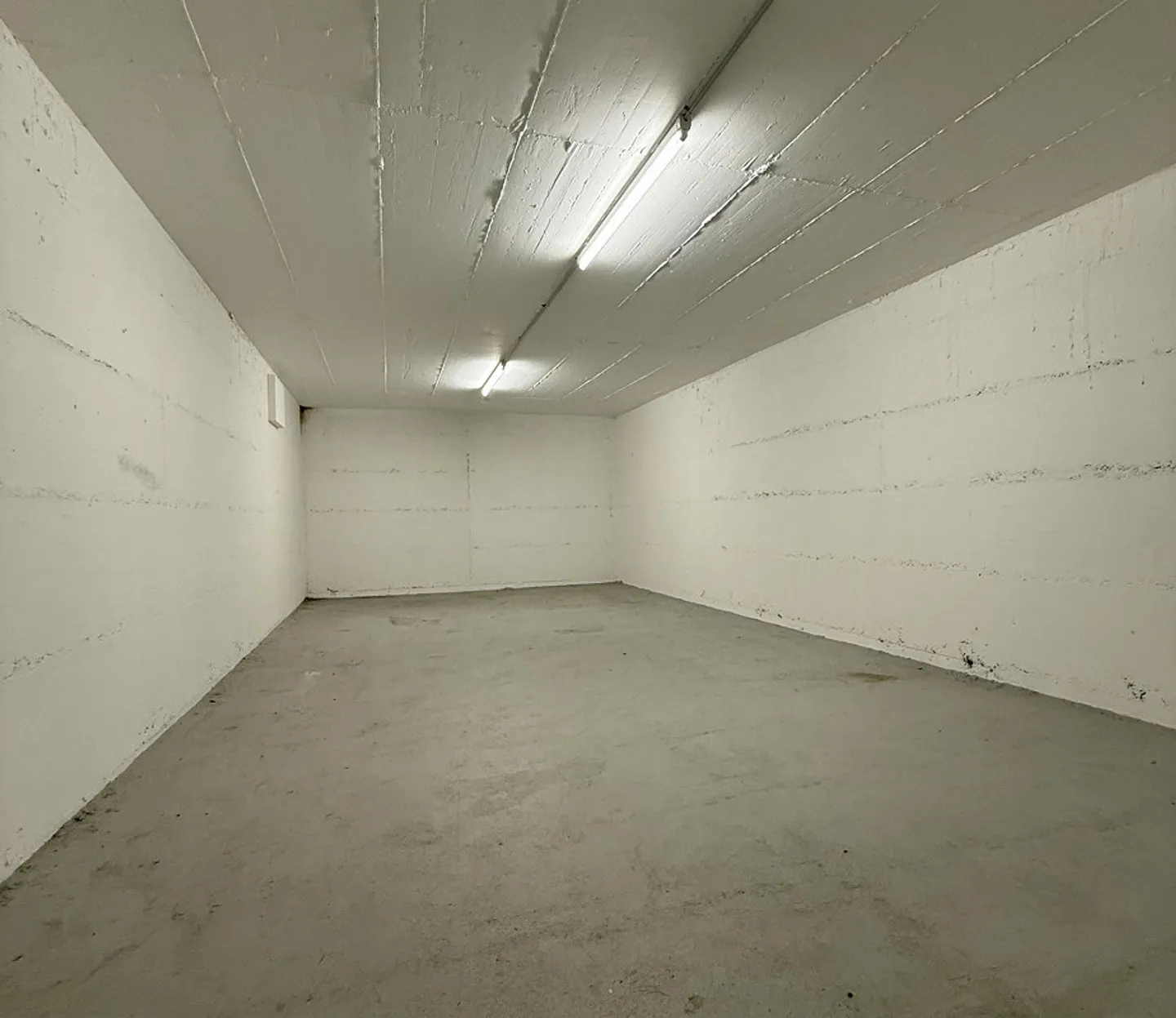 Spazioso hobby o magazzino a Grenchen di circa 40m2 - Foto 2 di 3