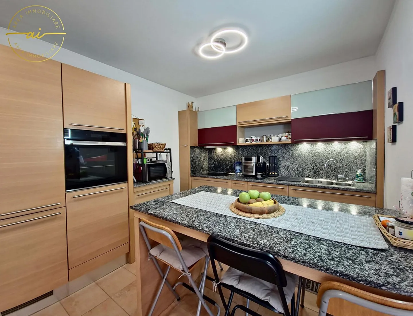 RAFFINIERTES EINFAMILIENHAUS MIT GROSSEN GARTEN IN RANCATE - Foto 7 von 13