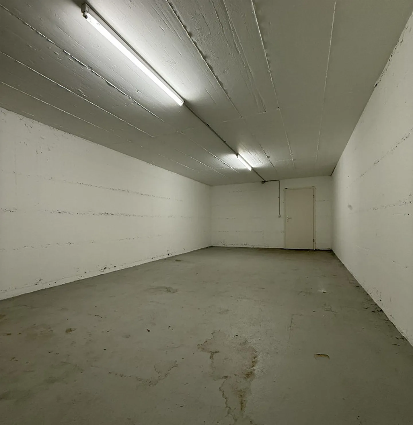Spazioso hobby o magazzino a Grenchen di circa 40m2 - Foto 1 di 3