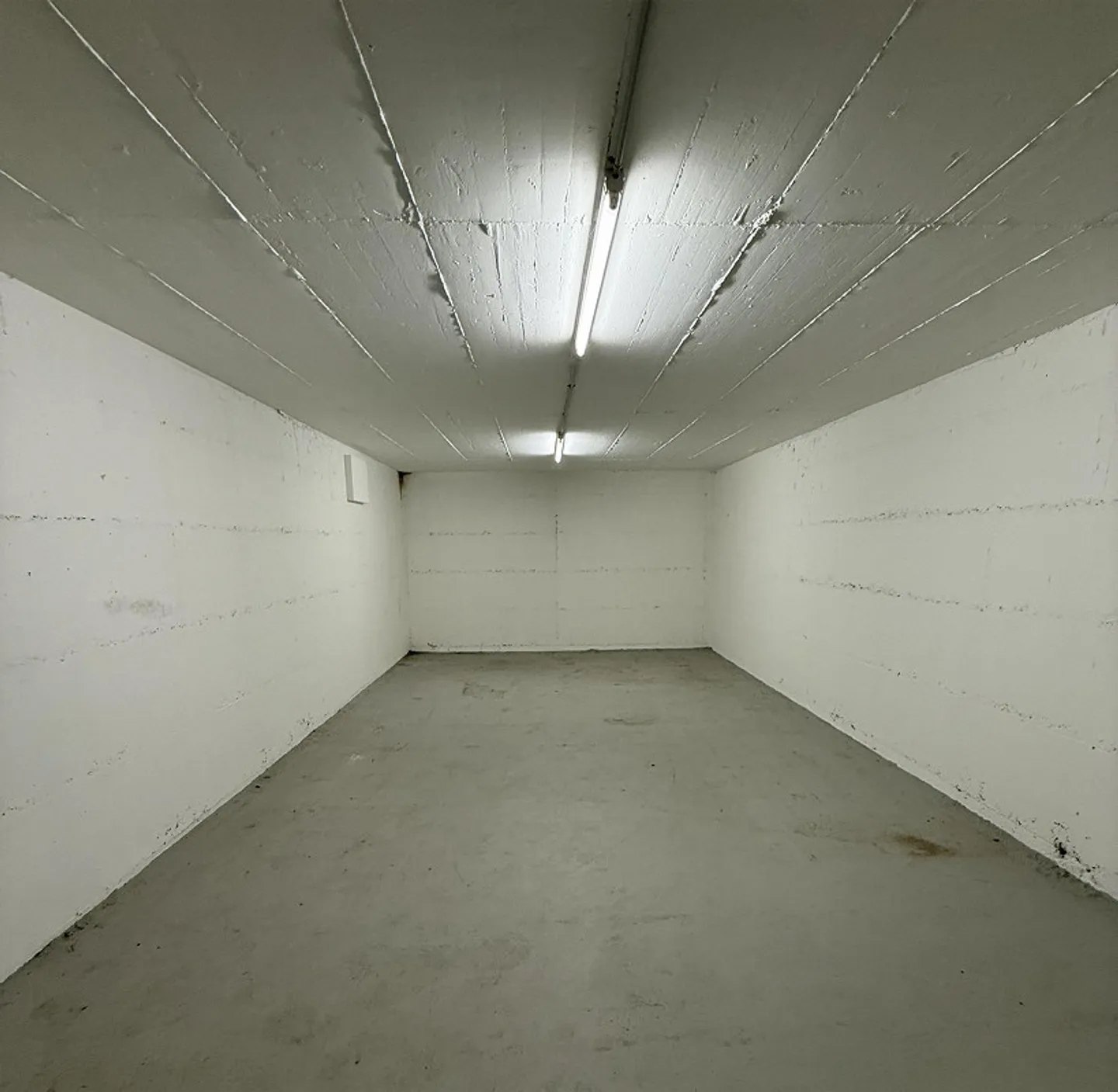 Spazioso hobby o magazzino a Grenchen di circa 40m2 - Foto 3 di 3