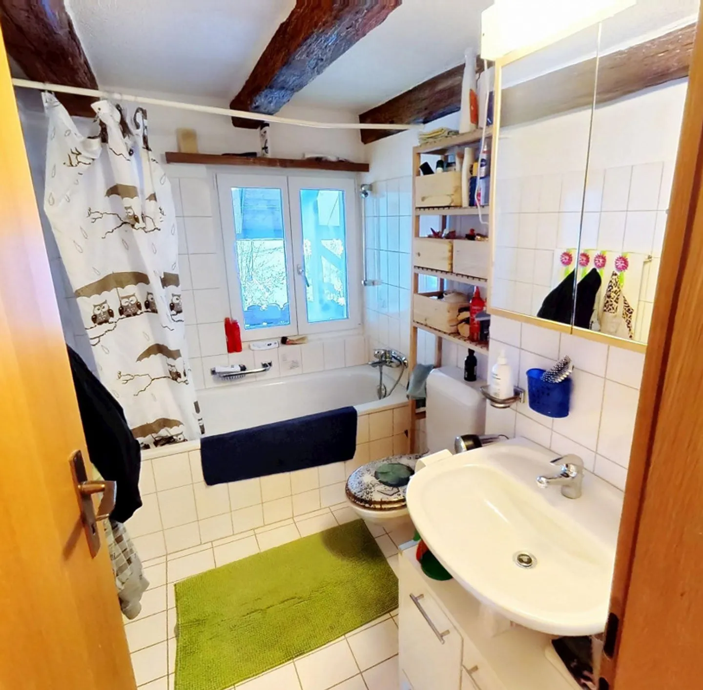 Charmante maison de ferme à deux familles avec écuries et terres de pâturage - Photo 13 sur 28