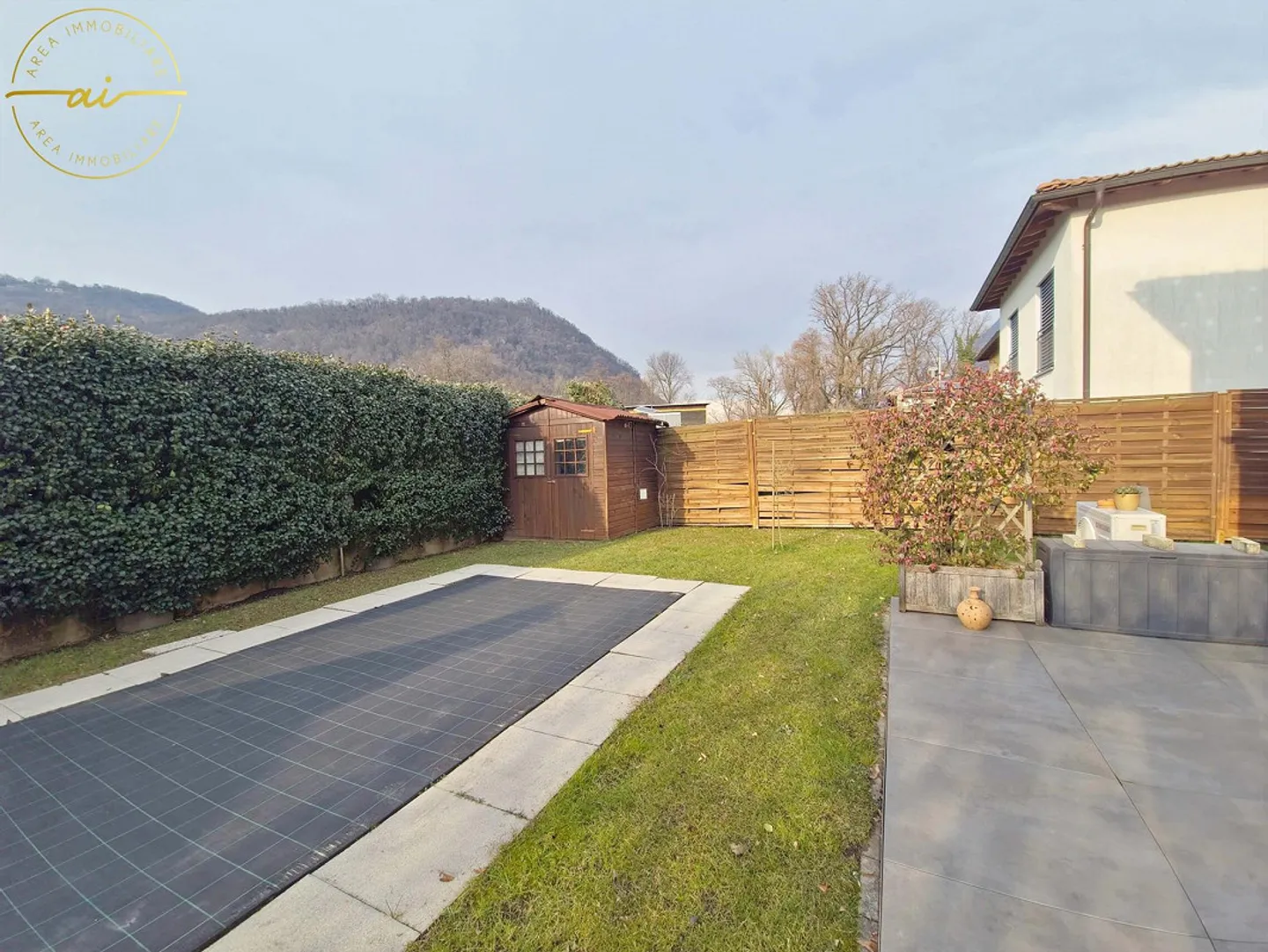 RAFFINIERTES EINFAMILIENHAUS MIT GROSSEN GARTEN IN RANCATE - Foto 13 von 13