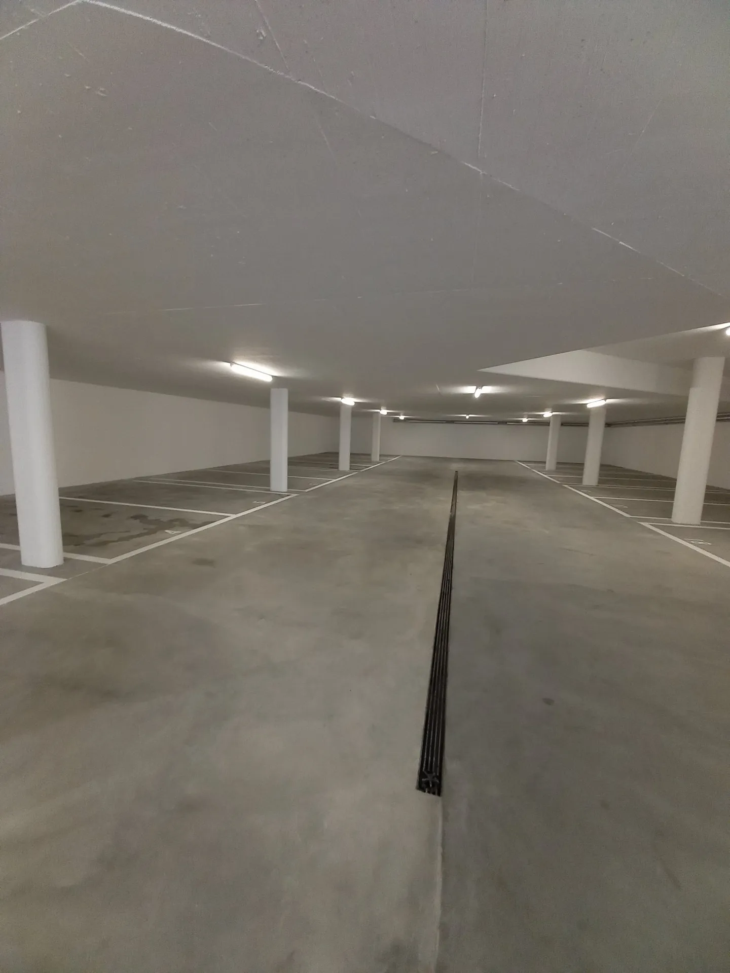 Posto auto sotterraneo in affitto ad Aathal-Seegräben - Foto 2 di 3