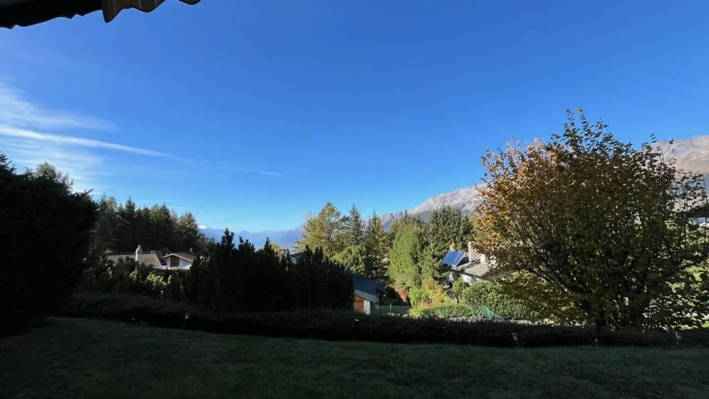 CRANS-MONTANA ZU VERMIETEN SEHR SCHÖNE WOHNUNG - Foto 2 von 3