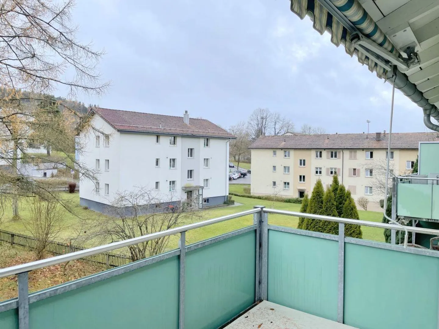 3-room apartment with large, sunny balcony - Photo 2 of 11