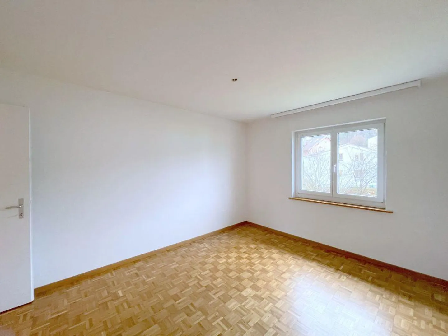 3-room apartment with large, sunny balcony - Photo 9 of 11