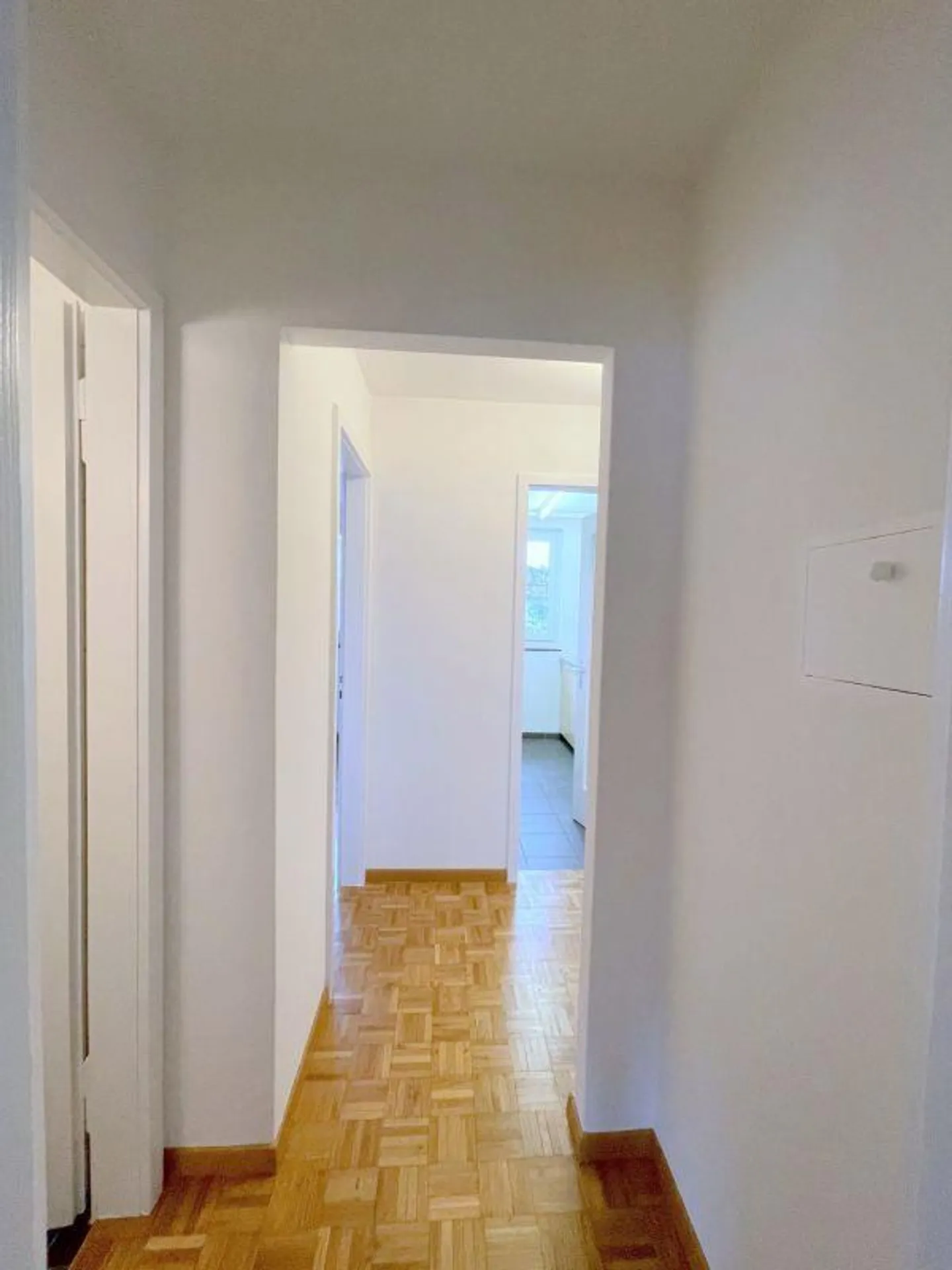 3-room apartment with large, sunny balcony - Photo 10 of 11