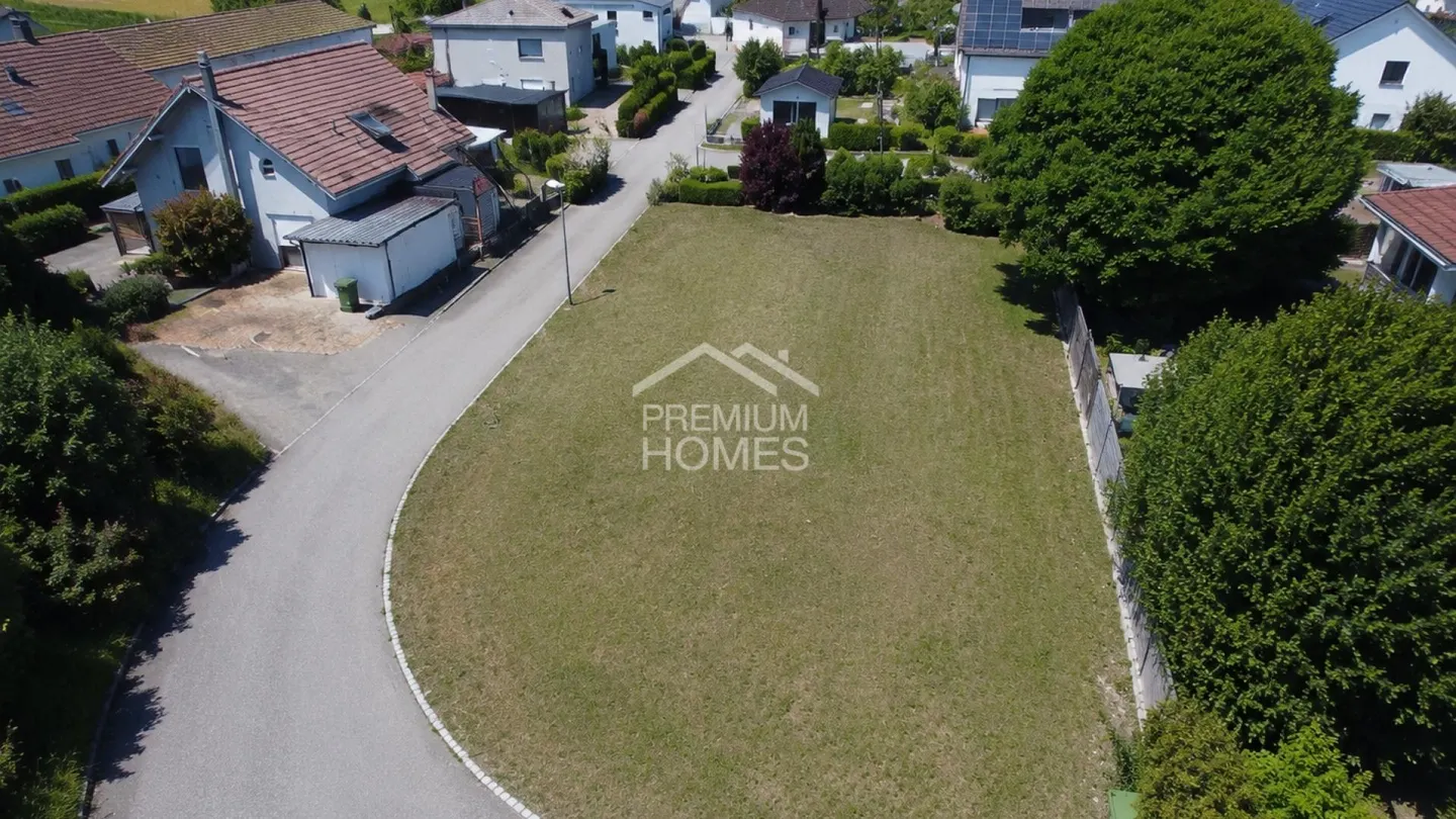 Terrain avec permis de construire - prêt à réaliser - Photo 1 sur 6