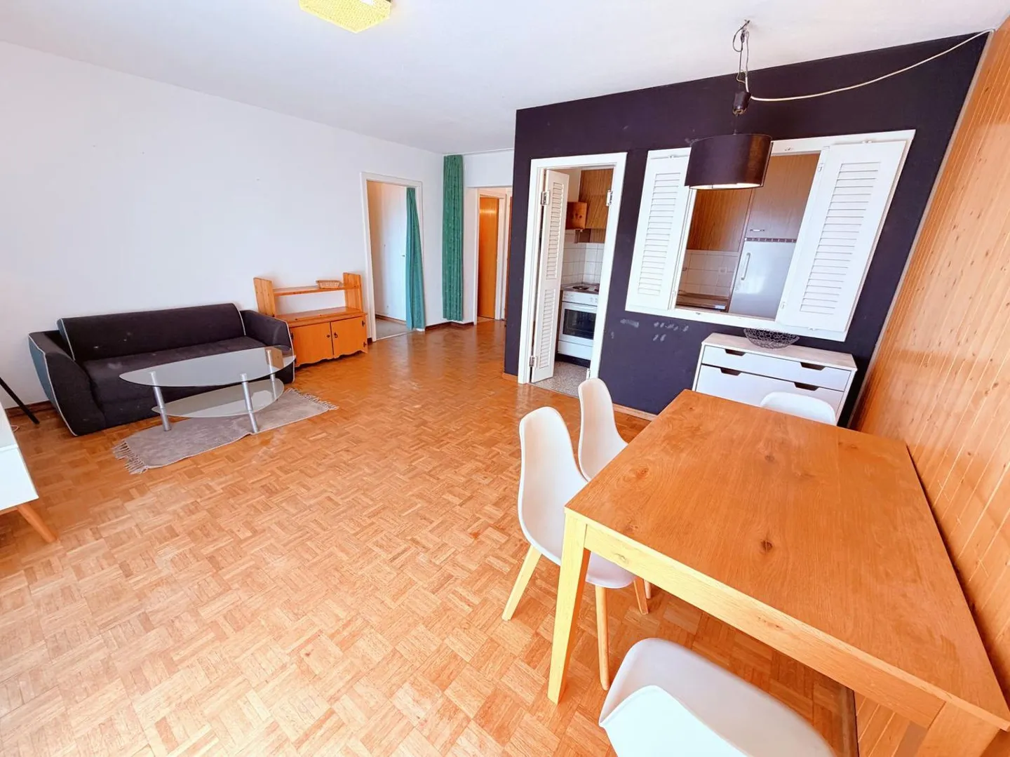 Magnifico appartamento di 2,5 stanze ristrutturato - Spazioso e luminoso - Vista meravigliosa - Posizione tranquilla - Ben posizionato - Foto 2 di 16