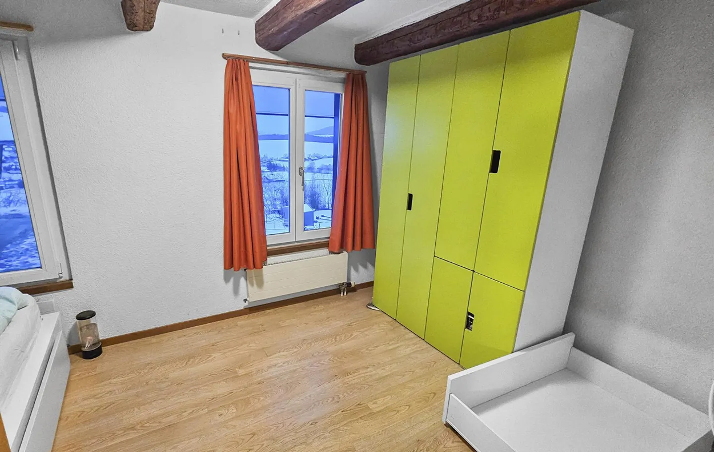 Charmante maison de ferme à deux familles avec écuries et terres de pâturage - Photo 15 sur 28