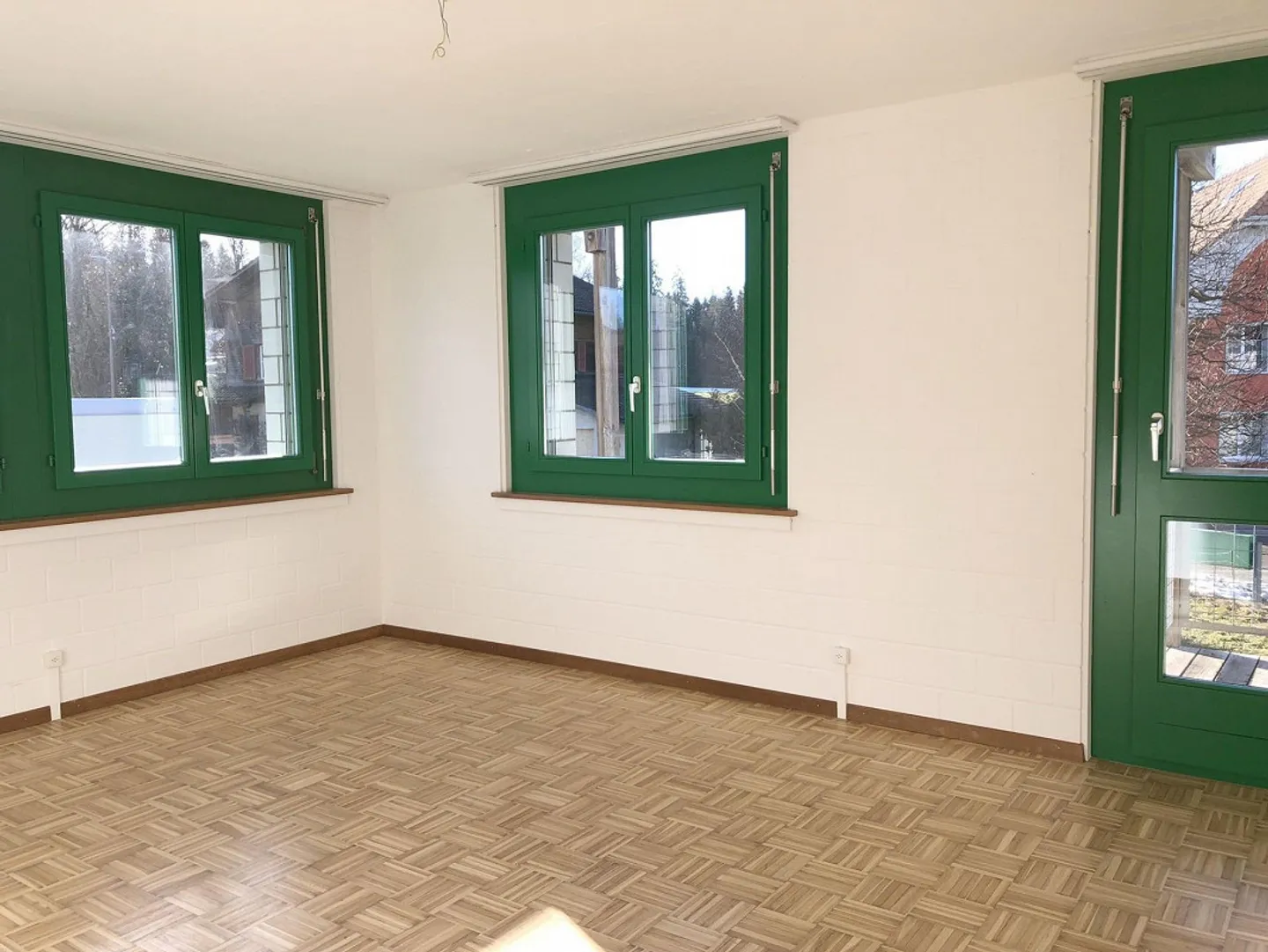 Helle 3 ½-Zimmer Wohnung mit zwei Balkonen und eigener Waschküche - Foto 5 von 9