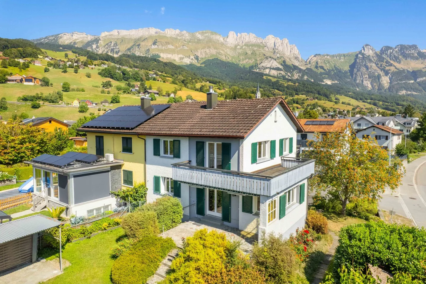 Charmante maison jumelée dans un emplacement calme avec vue dégagée - Photo 1 sur 30