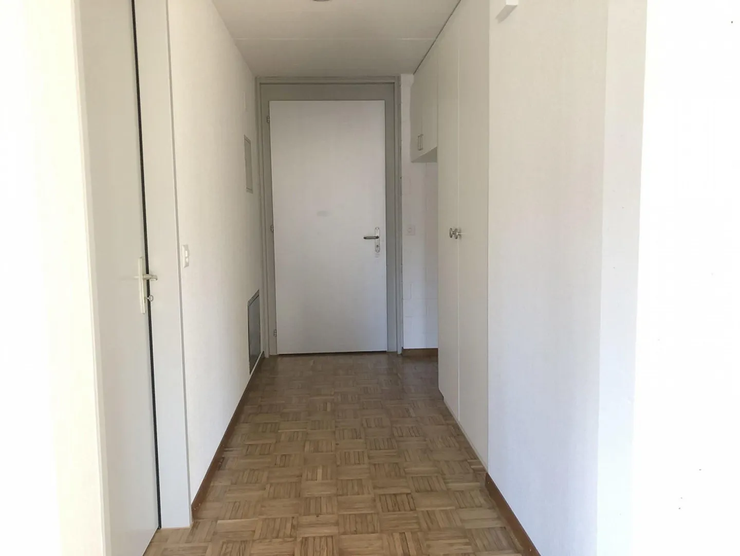 Helle 3 ½-Zimmer Wohnung mit zwei Balkonen und eigener Waschküche - Foto 6 von 9