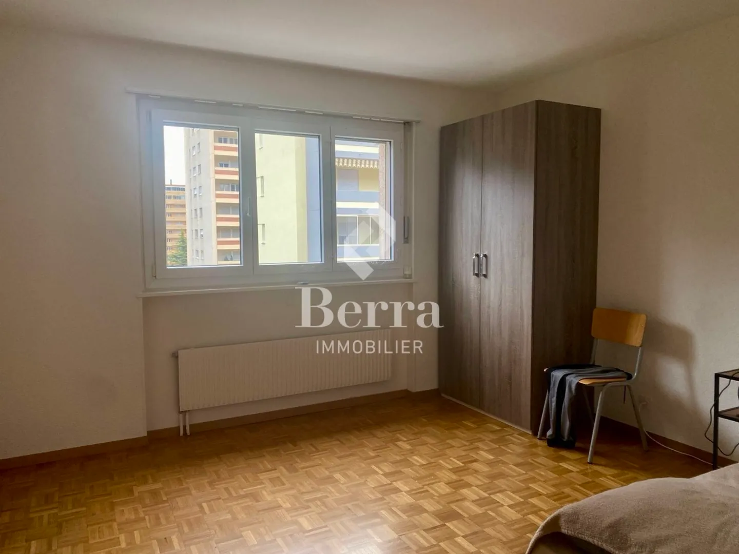Appartement 4,5 pièces bien situé à Martigny - beau potentiel - Photo 6 sur 14
