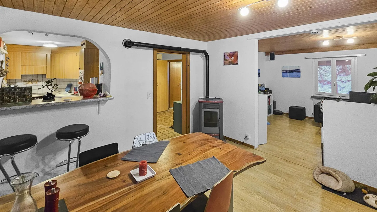 Charmante maison de ferme à deux familles avec écuries et terres de pâturage - Photo 19 sur 28