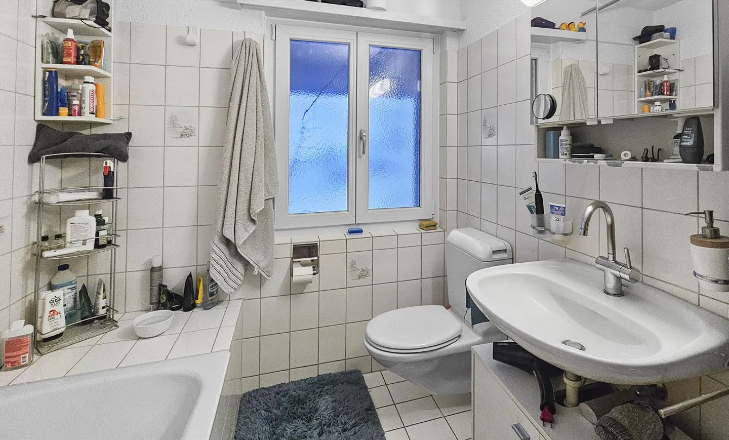 Charmante maison de ferme à deux familles avec écuries et terres de pâturage - Photo 21 sur 28