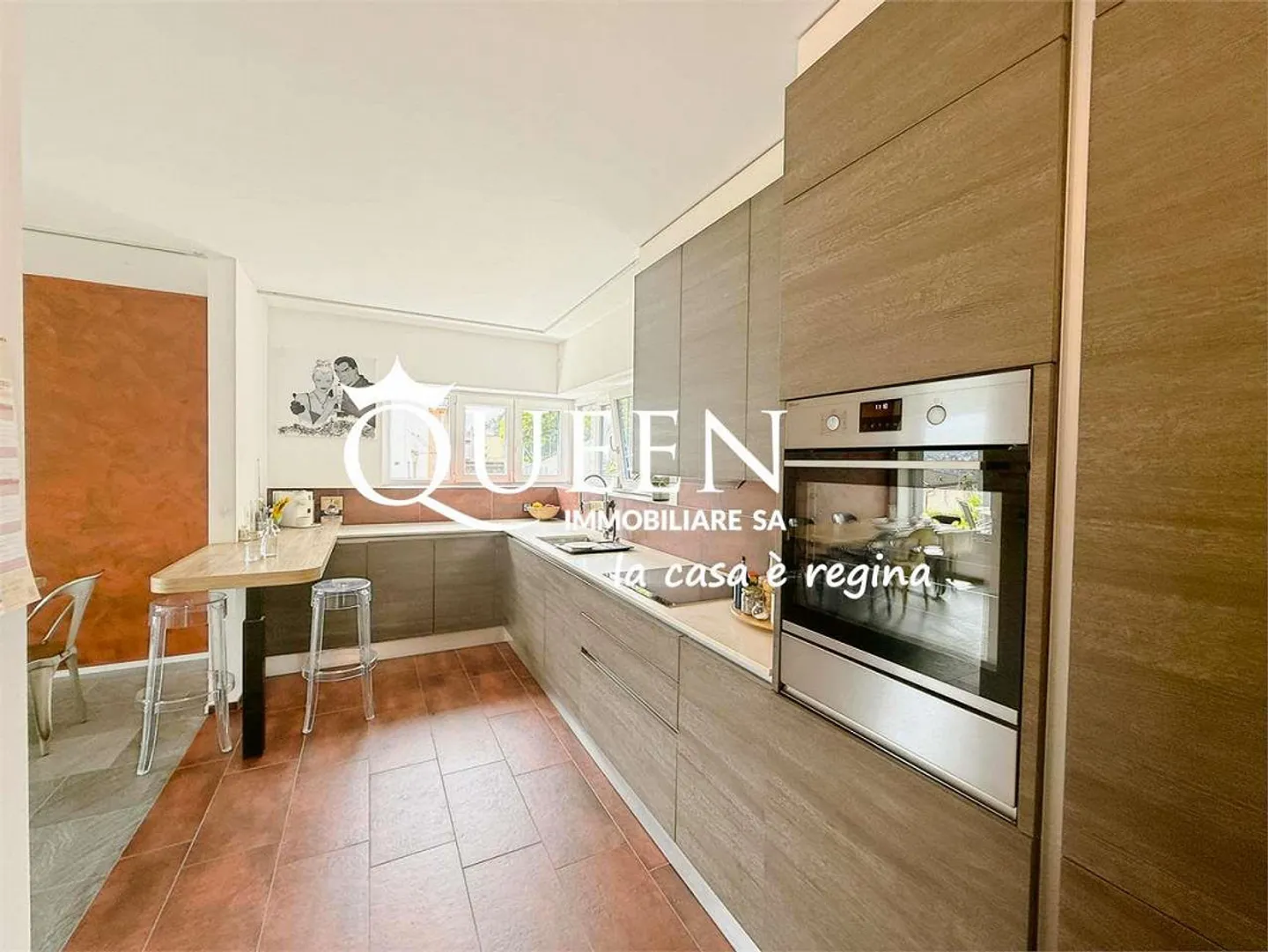 Gravesano: Villa with 6.5 rooms, 232 m², whirlpool, view, garden - Photo 9 of 13