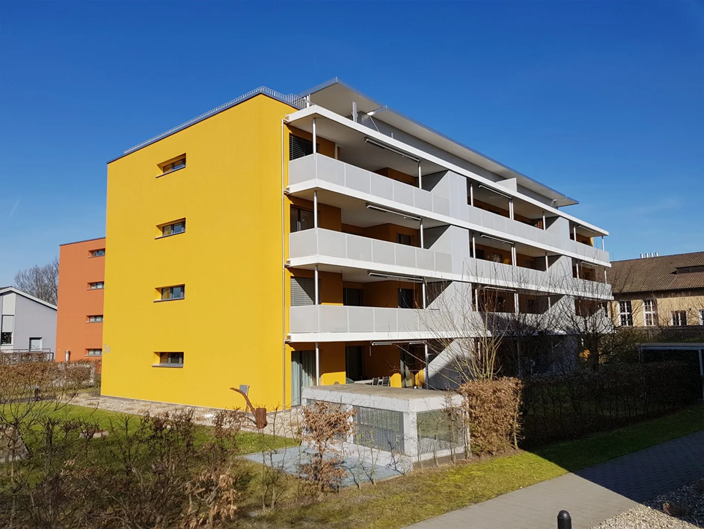 Exclusive 3.5 room apartment directly at the train station - Photo 1 of 10