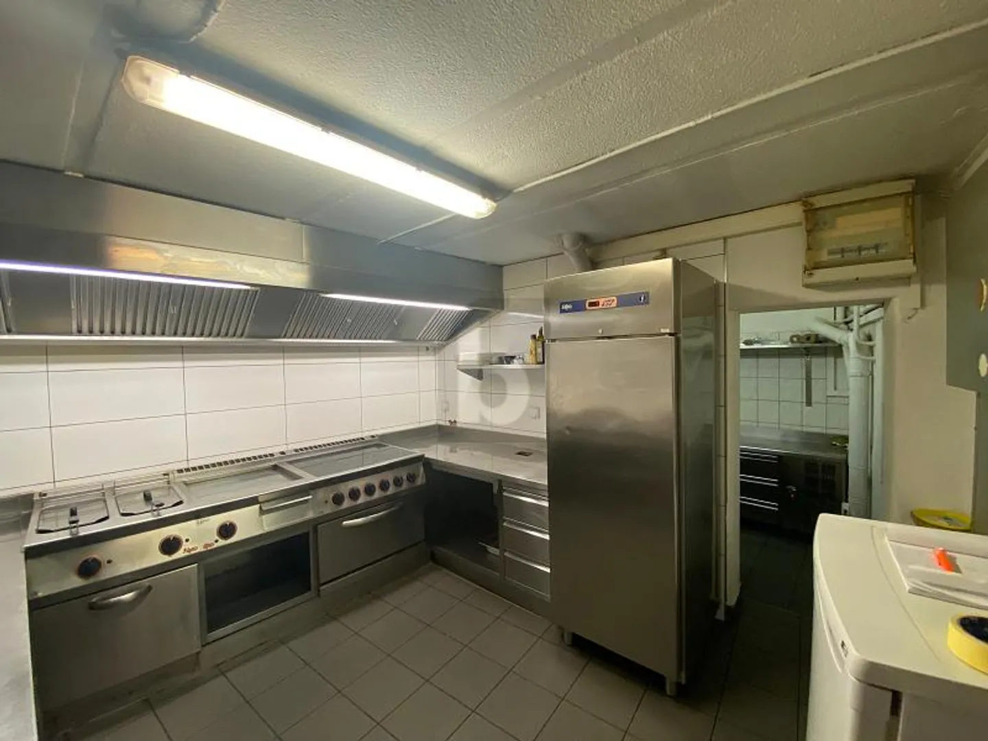 HOTSPOT FOR NIGHTLIFE OR CULINARY - Photo 5 of 6