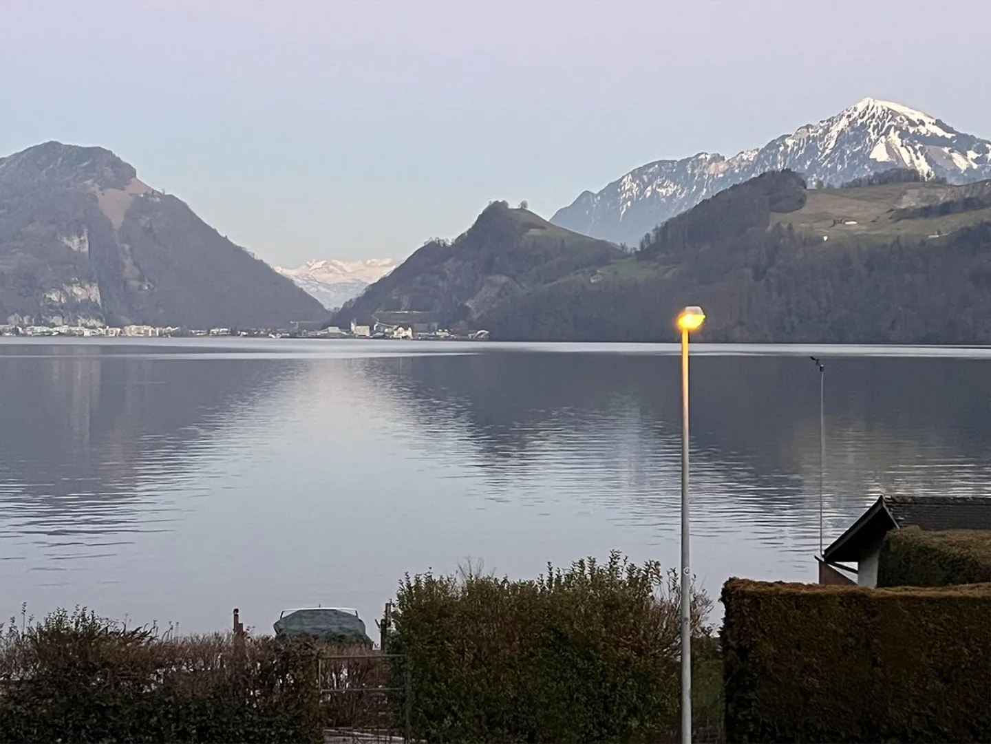 VUE qui INSPIRE – Appartement lumineux de 4 pièces avec vue sur le lac et les montagnes - Photo 18 sur 18